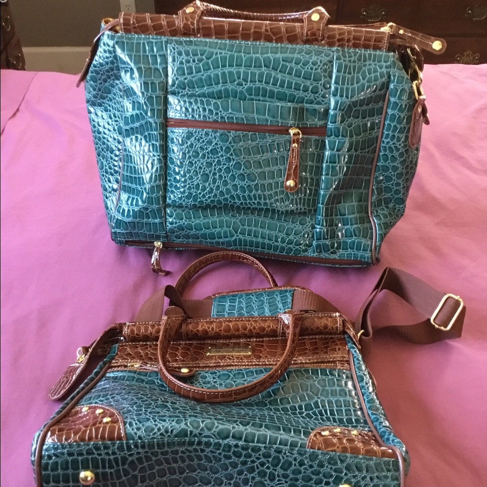 2 Samantha brown travelling/tote bag